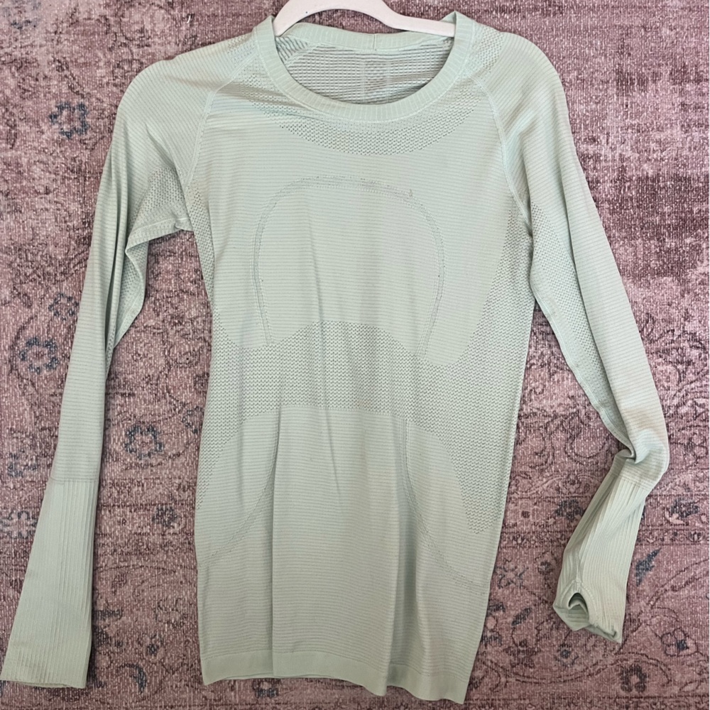 Lululemon Long sleeve Swiftly Tech